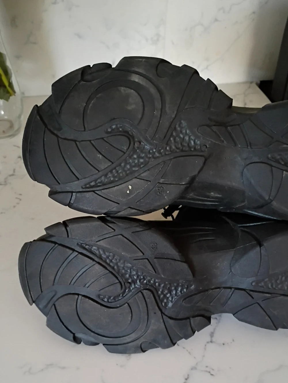 Men's Black Slip-On Insulated Sneakers